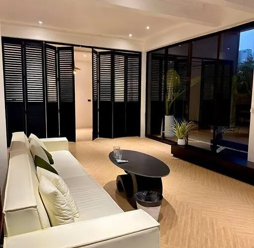 Villa 曼谷市中心素坤逸四卧别墅---牛仔街附近 Bangkok