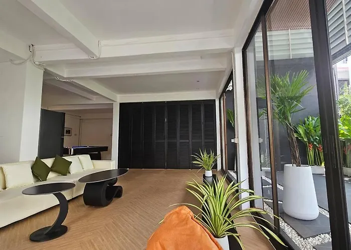 曼谷市中心素坤逸四卧别墅---牛仔街附近 Villa *