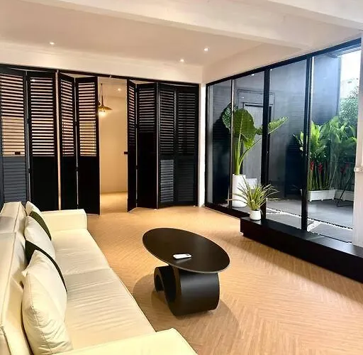 曼谷市中心素坤逸四卧别墅---牛仔街附近 Villa *
