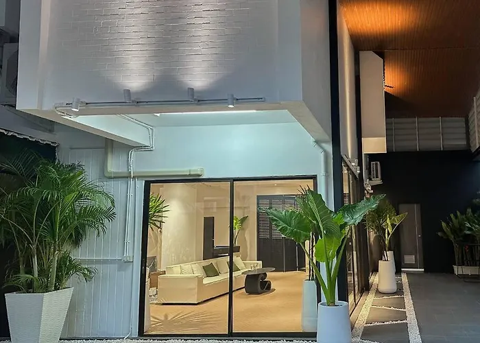 曼谷市中心素坤逸四卧别墅---牛仔街附近 Villa Bangkok