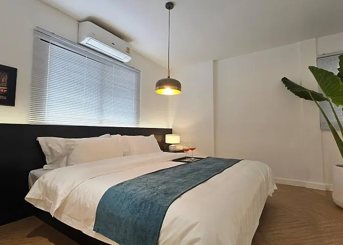 Villa 曼谷市中心素坤逸四卧别墅---牛仔街附近 Bangkok