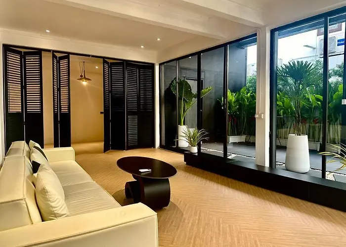 Villa 曼谷市中心素坤逸四卧别墅---牛仔街附近 *